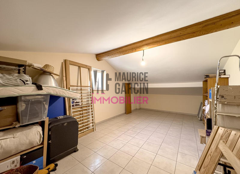 Maison - 177 m² - 7 pièces