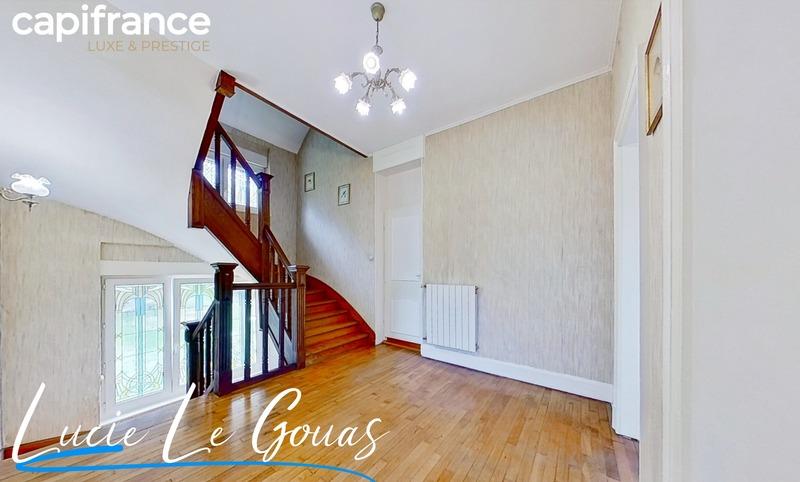 Demeure - 181 m² - 8 pièces