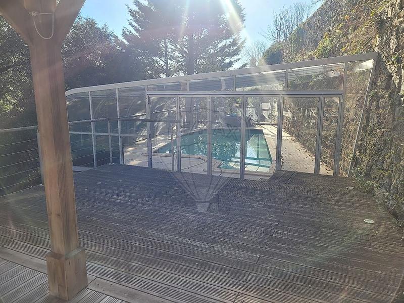 Maison - 310 m² - 12 pièces