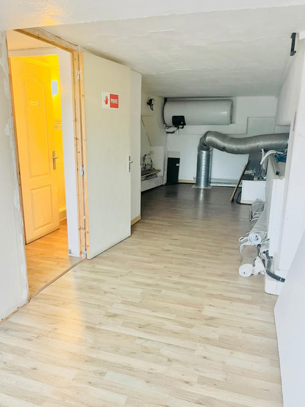 Local commercial - 84 m² - 2 pièces