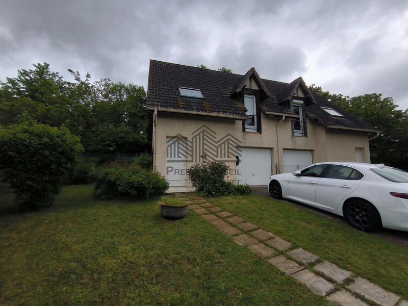 Maison - 76 m² - 8 pièces