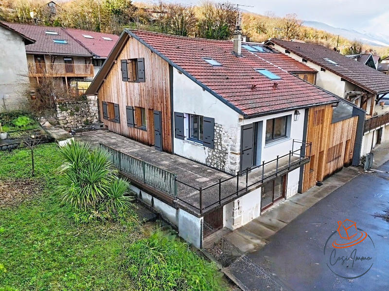 Maison - 367 m² - 9 pièces