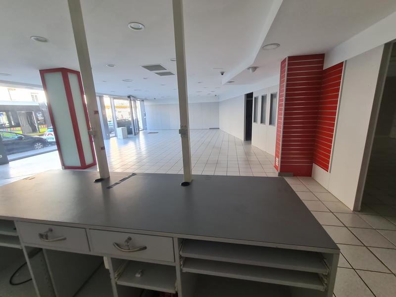 Local commercial - 220 m²