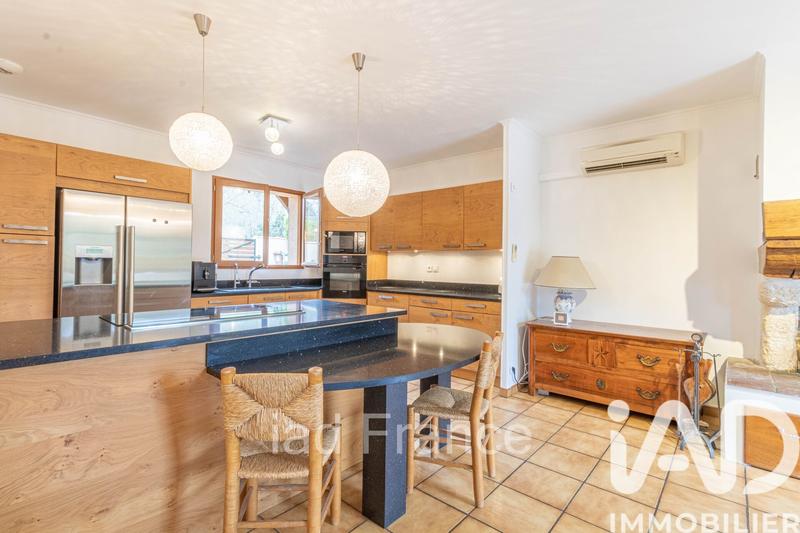 Maison - 192 m² - 8 pièces