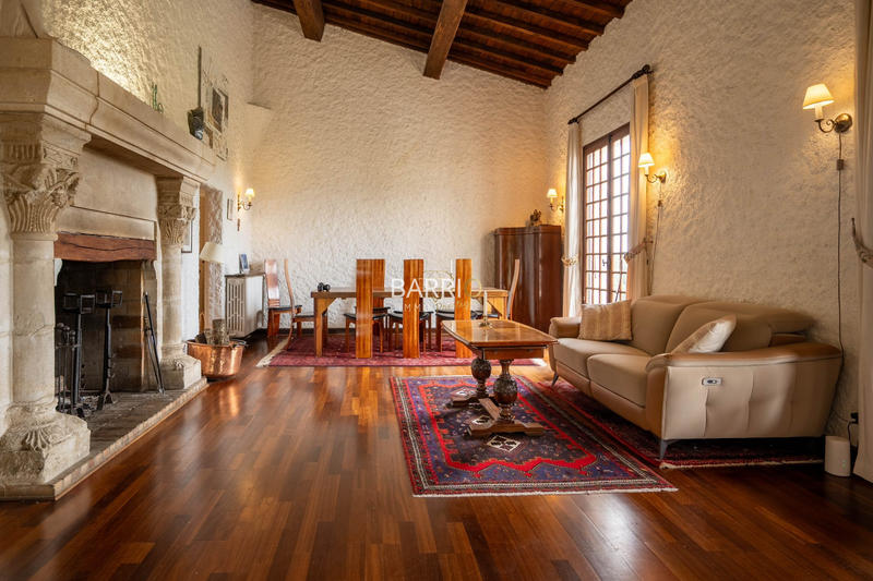 Maison traditionnelle - 183 m² - 9 pièces