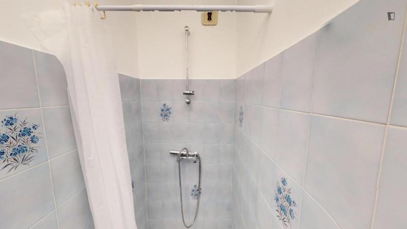 Chambre - 9 m² - 5 pièces