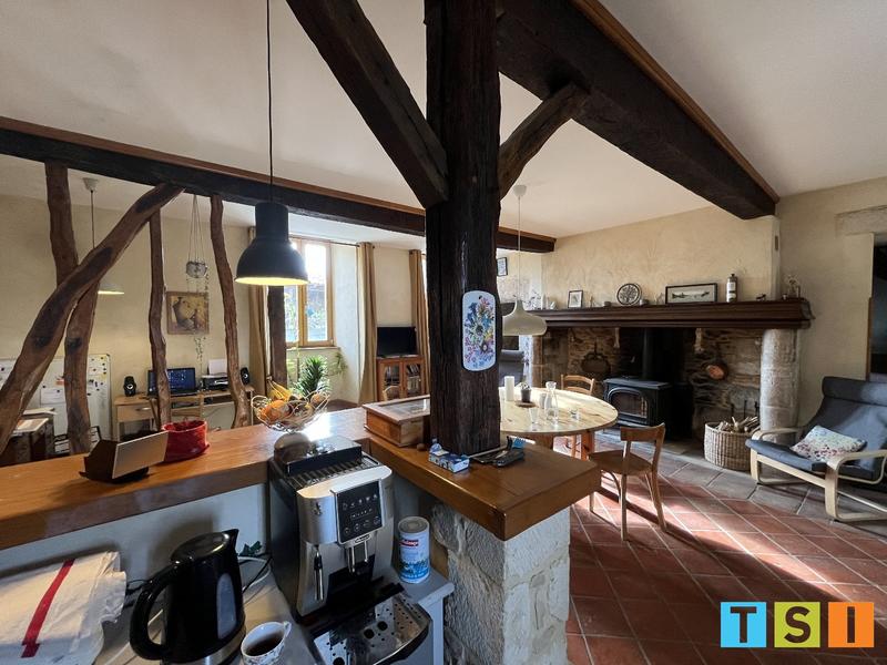 Corps de ferme - 270 m² - 9 pièces