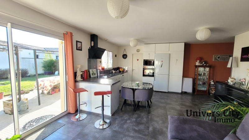 Maison - 90 m² - 4 pièces