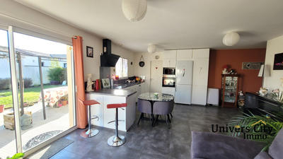 Maison - 90 m² - 4 pièces