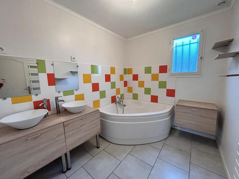 Maison - 195 m² - 6 pièces