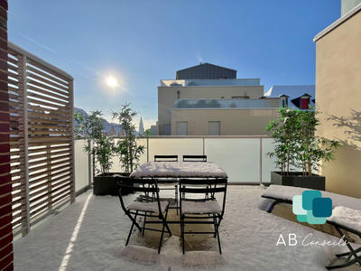 Appartement - 100 m² - 4 pièces