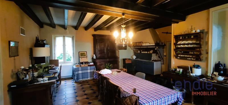 Maison - 294 m² - 12 pièces