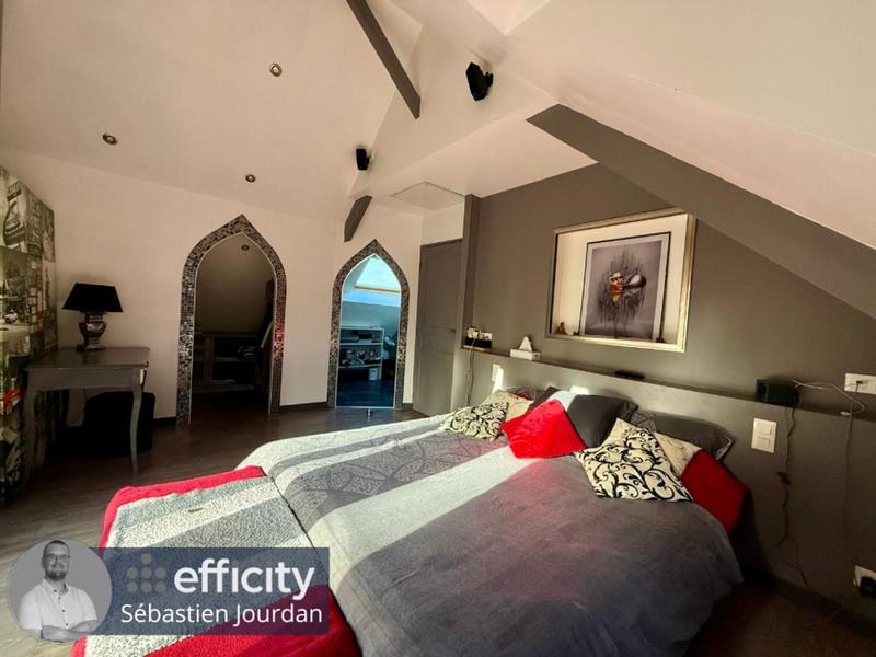 Maison - 136 m² - 6 pièces