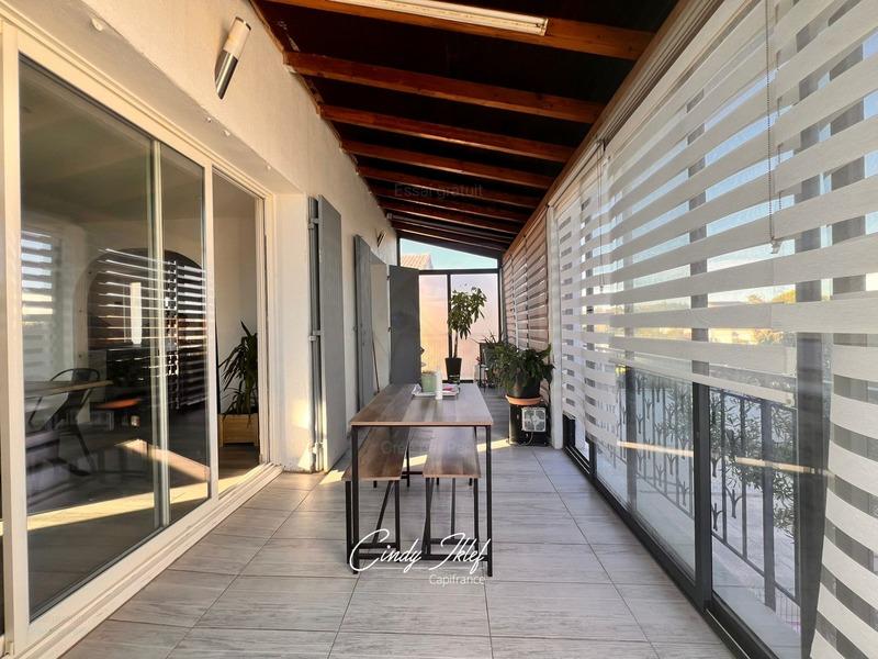 Maison - 230 m² - 6 pièces