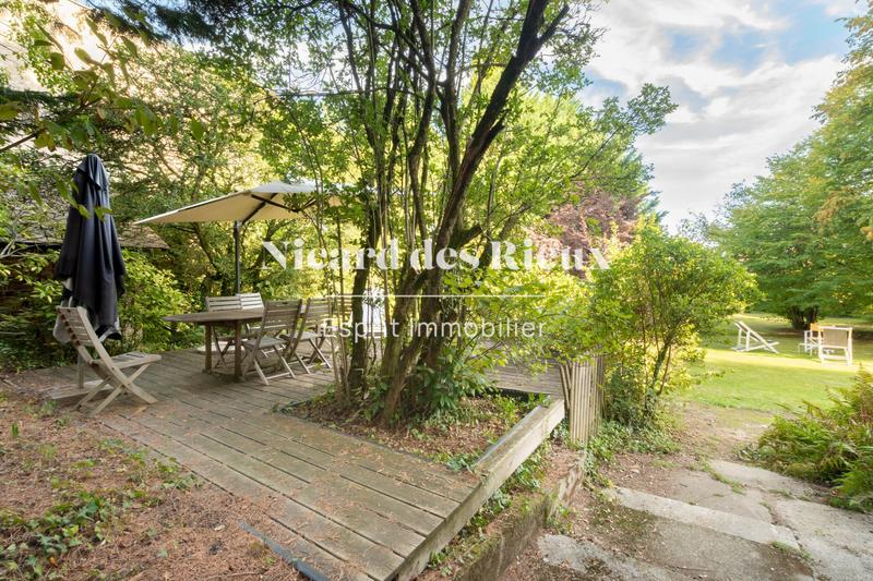 Maison - 236 m² - 10 pièces