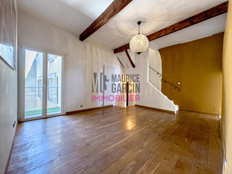 Maison - 220 m² - 9 pièces