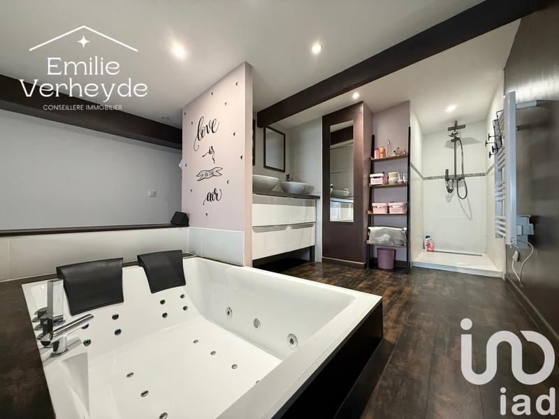 Maison - 213 m² - 7 pièces