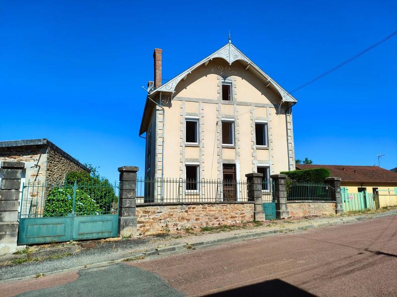 Maison - 203 m² - 8 pièces