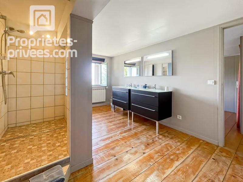 Maison - 320 m² - 9 pièces