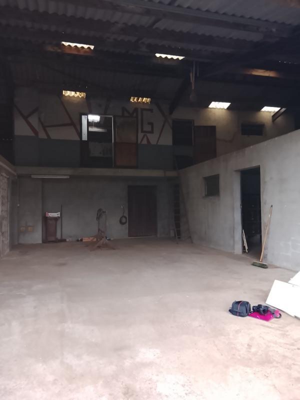 Grange - 600 m² - 8 pièces