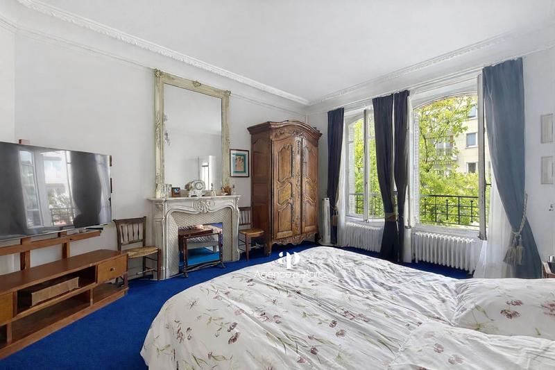 Maison - 272 m² - 8 pièces