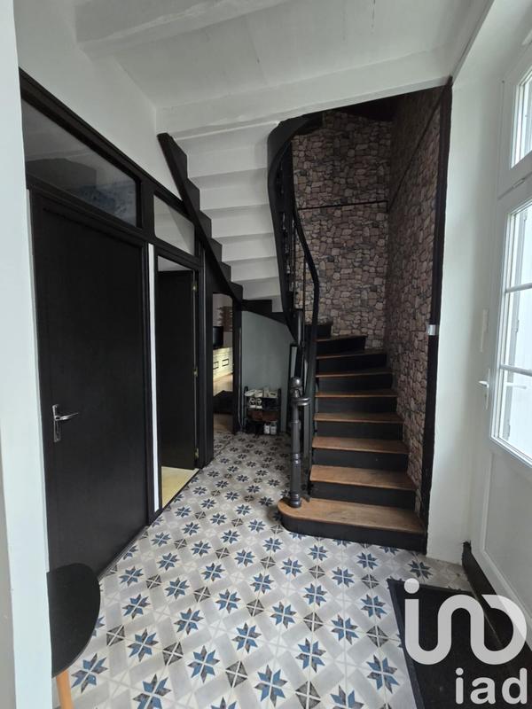 Maison de ville - 242 m² - 9 pièces