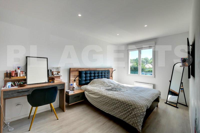 Maison traditionnelle - 117 m² - 7 pièces