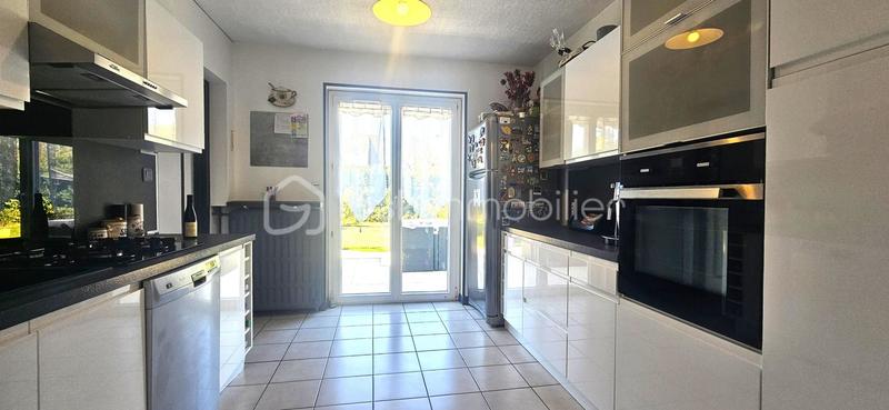 Maison - 102 m² - 6 pièces