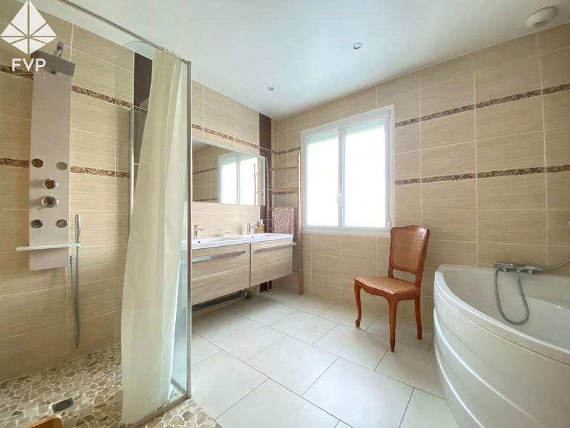 Maison - 125 m² - 6 pièces