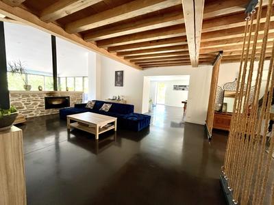 Maison - 650 m² - 20 pièces
