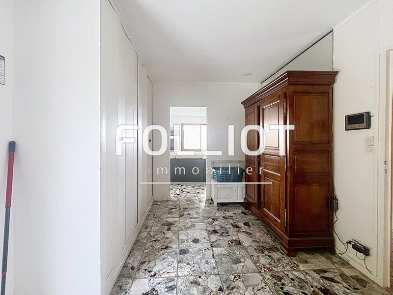 Maison - 205 m² - 10 pièces