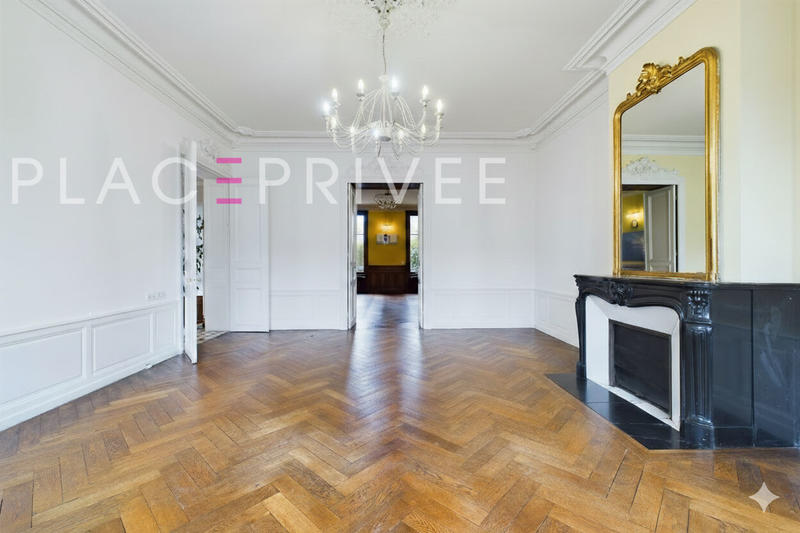 Appartement - 162 m² - 6 pièces