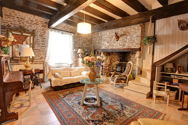 Maison - 208 m² - 9 pièces