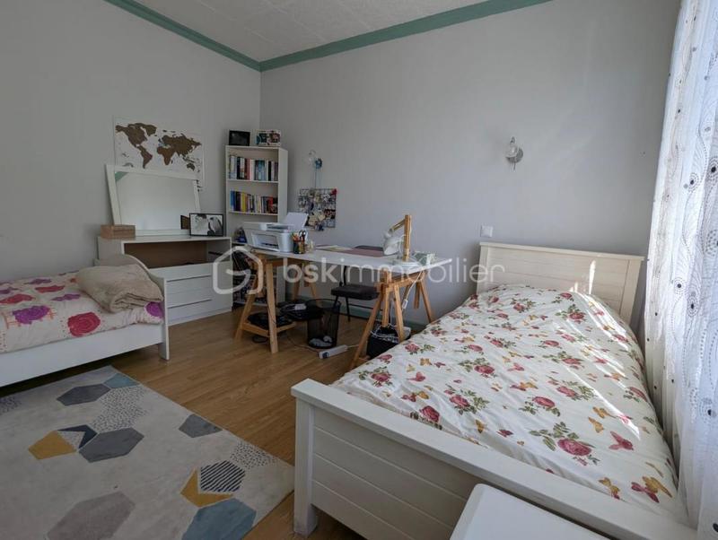 Maison traditionnelle - 185 m² - 7 pièces