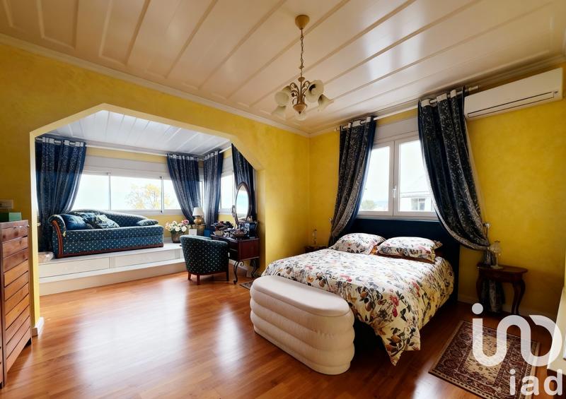 Maison - 349 m² - 7 pièces