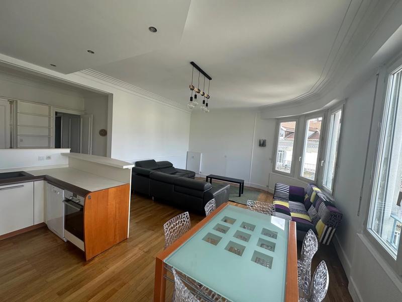 Appartement - 137 m² - 6 pièces