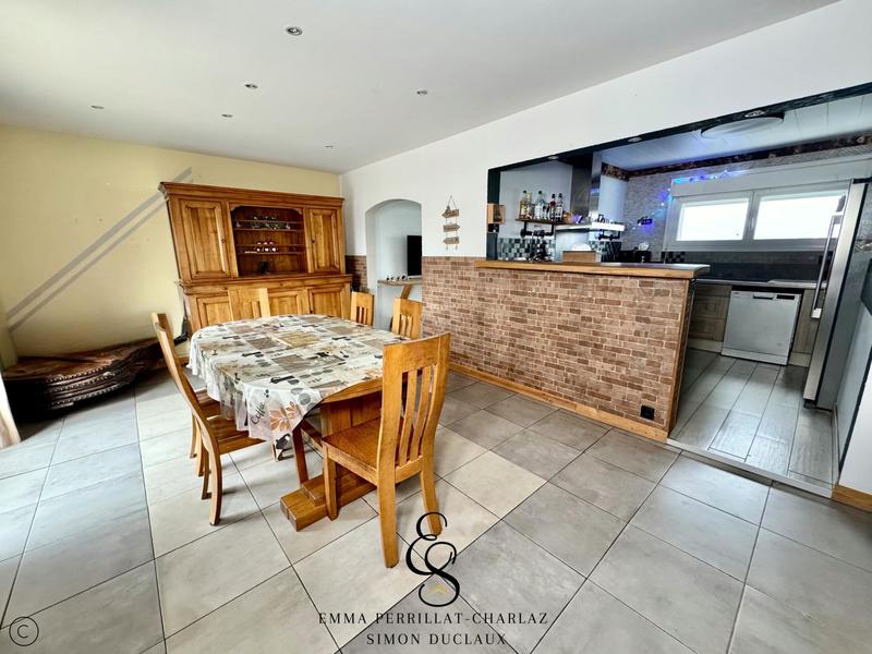 Maison - 90 m² - 6 pièces