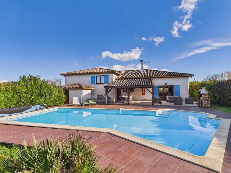 Maison - 182 m² - 6 pièces