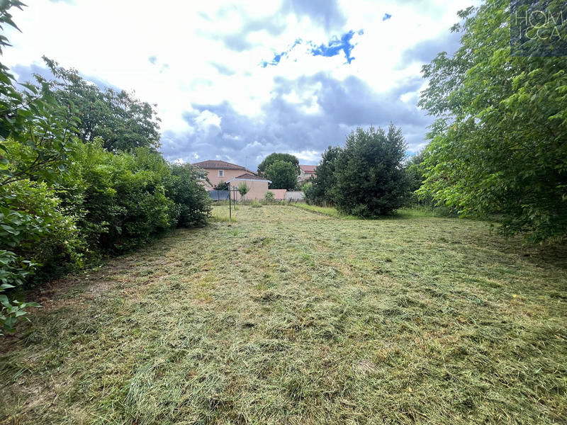 Terrain - 900 m²