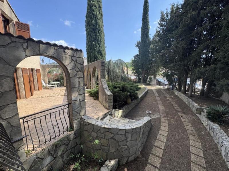 Maison - 137 m² - 6 pièces