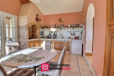 Villa - 203 m² - 6 pièces