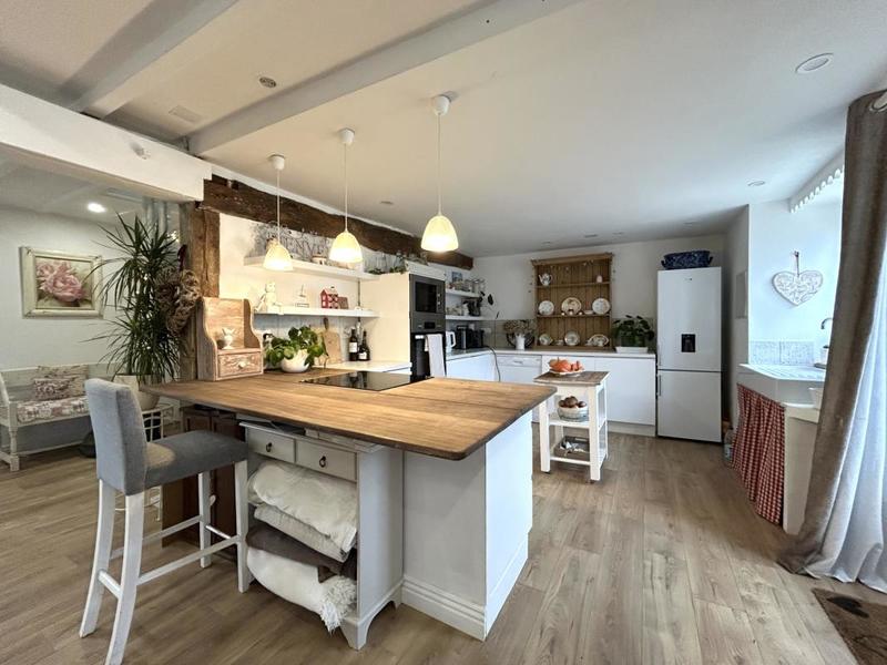 Maison - 92 m² - 4 pièces