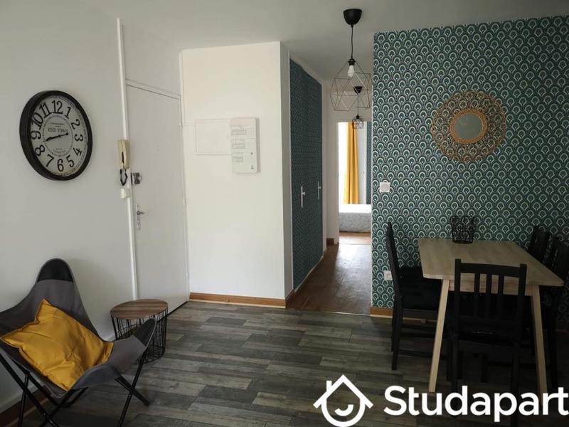 Appartement - 94 m² - 8 pièces