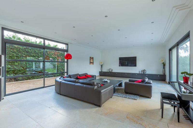 Maison - 300 m² - 7 pièces