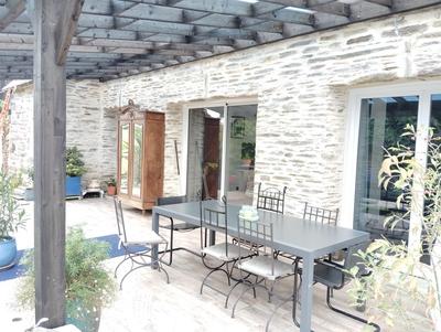 Maison - 233 m² - 7 pièces