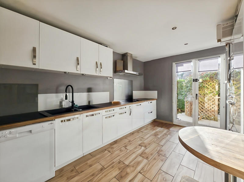 Maison - 95 m² - 5 pièces