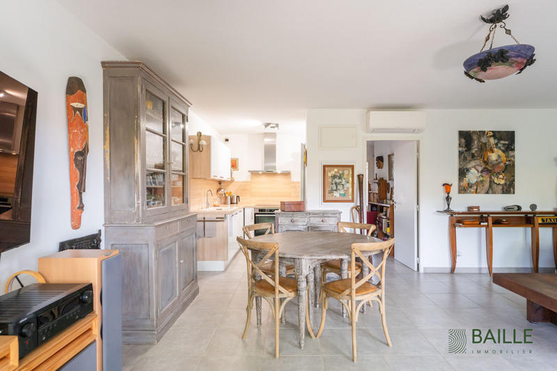 Appartement - 75 m² - 3 pièces