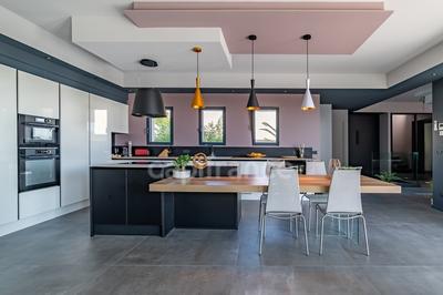 Maison - 180 m² - 6 pièces