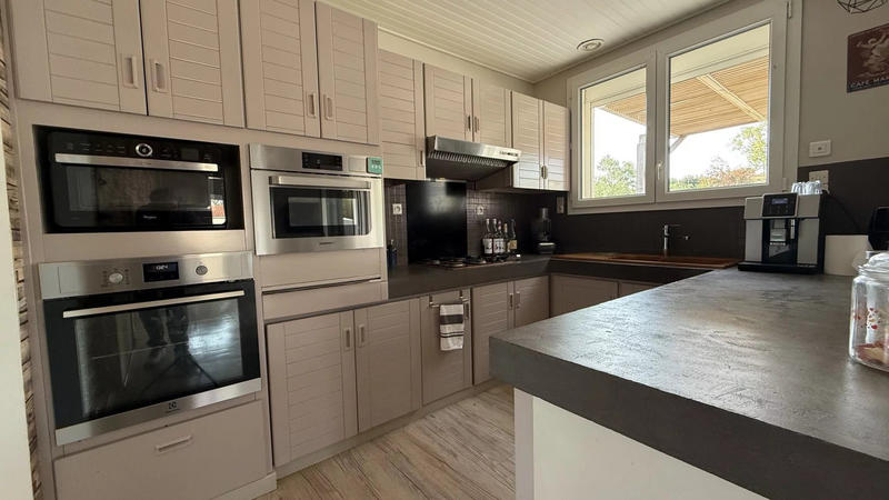 Maison - 307 m² - 10 pièces