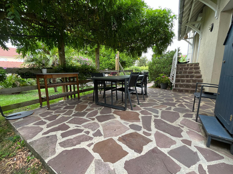 Maison - 161 m² - 8 pièces